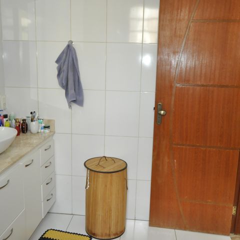Casa de condomínio à venda com 110m², 4 quartos e 1 vagaBanheiro Social