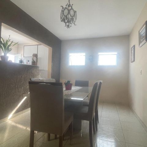 Casa à venda com 177m², 4 quartos e 2 vagas Casa à venda com 177m², 4 quartos e 2 vagasFoto 01