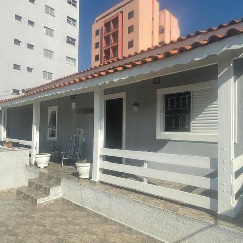 Casa à venda com 177m², 4 quartos e 2 vagas Casa à venda com 177m², 4 quartos e 2 vagasFoto 01