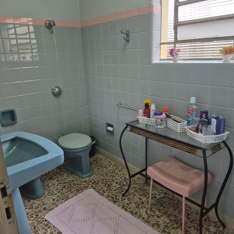 Casa à venda com 355m², 6 quartos e sem vaga Casa à venda com 355m², 6 quartos e sem vagaBanheiro 1