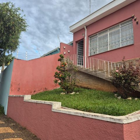 Casa à venda com 355m², 6 quartos e sem vaga Casa à venda com 355m², 6 quartos e sem vagaFachada