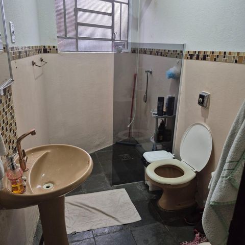 Casa à venda com 355m², 6 quartos e sem vaga Casa à venda com 355m², 6 quartos e sem vagaBanheiro 3