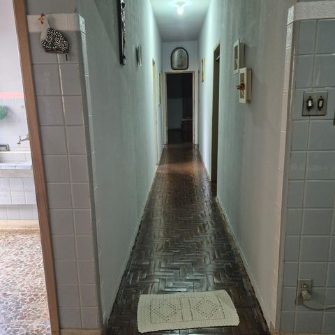 Casa à venda com 355m², 6 quartos e sem vaga Casa à venda com 355m², 6 quartos e sem vagaCorredor