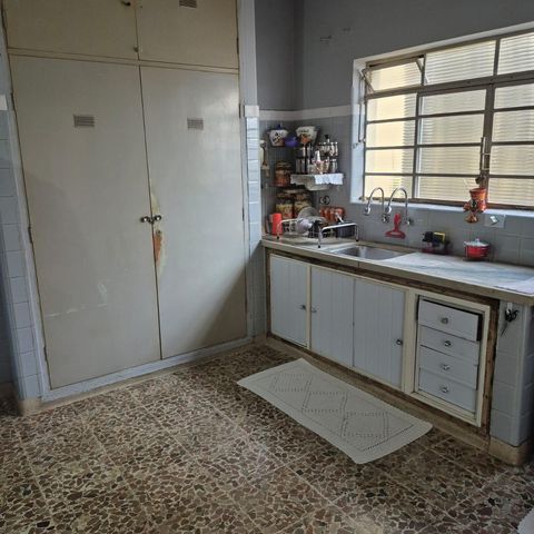 Casa à venda com 355m², 6 quartos e sem vaga Casa à venda com 355m², 6 quartos e sem vagaCozinha