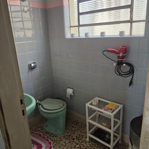 Casa à venda com 355m², 6 quartos e sem vaga Casa à venda com 355m², 6 quartos e sem vagaBanheiro 2