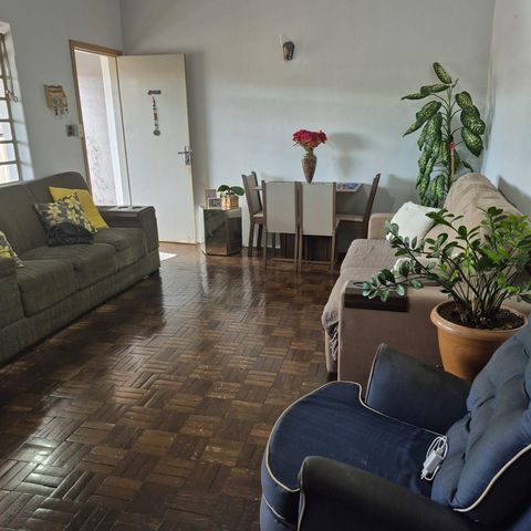 Casa à venda com 355m², 6 quartos e sem vaga Casa à venda com 355m², 6 quartos e sem vagaSala