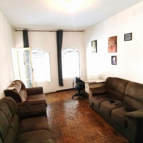Casa à venda com 211m², 2 quartos e 2 vagas Casa à venda com 211m², 2 quartos e 2 vagasFoto 02