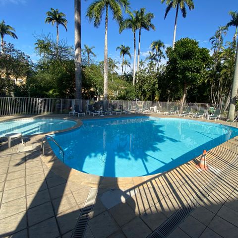 Casa à venda com 75m², 2 quartos e 1 vaga Casa à venda com 75m², 2 quartos e 1 vagaÁrea comum