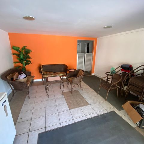 Casa à venda com 75m², 2 quartos e 1 vaga Casa à venda com 75m², 2 quartos e 1 vagaÁrea comum