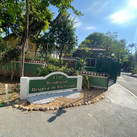Casa à venda com 75m², 2 quartos e 1 vaga Casa à venda com 75m², 2 quartos e 1 vagaEntrada Condominio