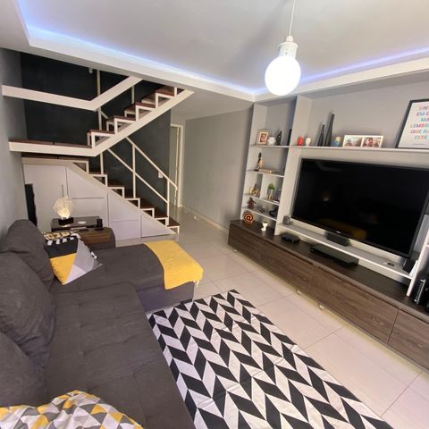 Casa à venda com 75m², 2 quartos e 1 vaga Casa à venda com 75m², 2 quartos e 1 vagaSala