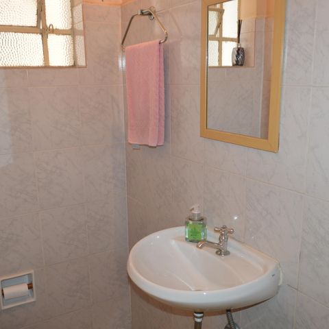 Casa de condomínio à venda com 110m², 3 quartos e 2 vagasLavabo