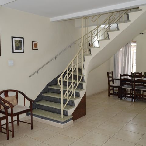 Casa de condomínio à venda com 110m², 3 quartos e 2 vagasSala