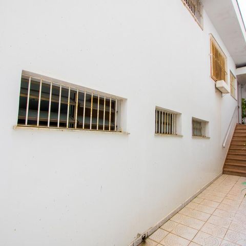 Casa para alugar com 345m², 3 quartos e 2 vagas Casa para alugar com 345m², 3 quartos e 2 vagasCorredor - Externo