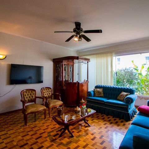Casa para alugar com 345m², 3 quartos e 2 vagas Casa para alugar com 345m², 3 quartos e 2 vagasSala