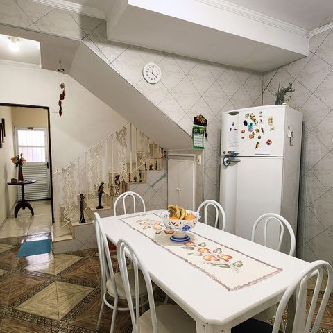 Casa à venda com 122m², 2 quartos e 1 vaga Casa à venda com 122m², 2 quartos e 1 vagaCozinha