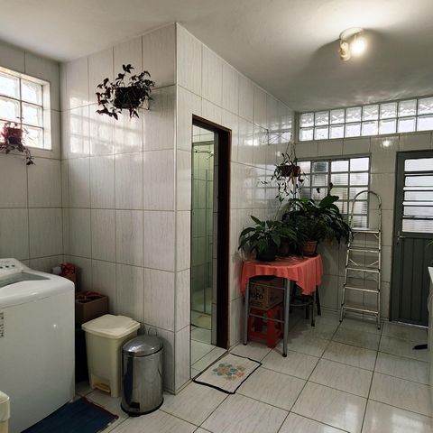 Casa à venda com 122m², 2 quartos e 1 vaga Casa à venda com 122m², 2 quartos e 1 vagaÁrea de Serviço