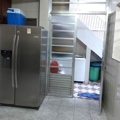 Casa à venda com 179m², 2 quartos e 4 vagas