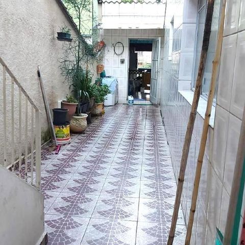 Casa à venda com 179m², 2 quartos e 4 vagas