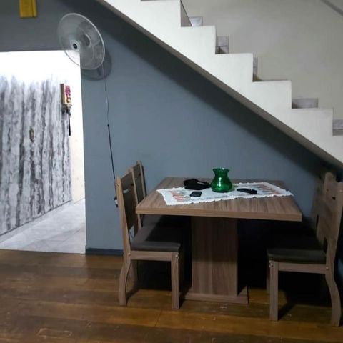 Casa à venda com 179m², 2 quartos e 4 vagas