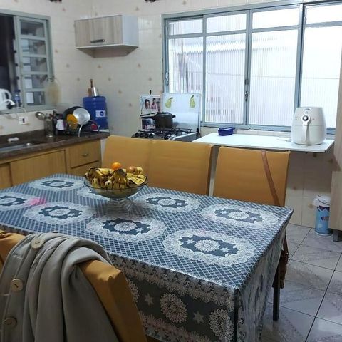 Casa à venda com 179m², 2 quartos e 4 vagas