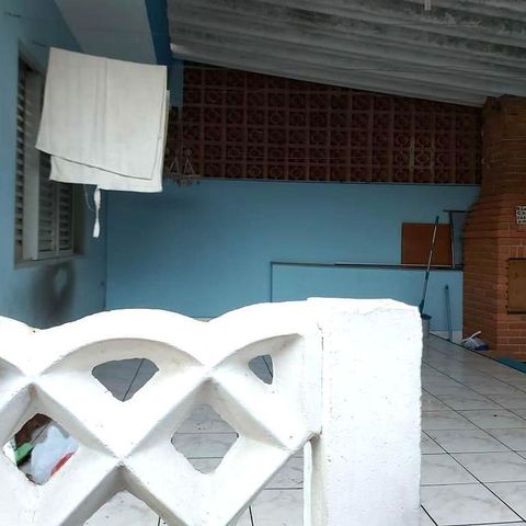 Casa à venda com 179m², 2 quartos e 4 vagas