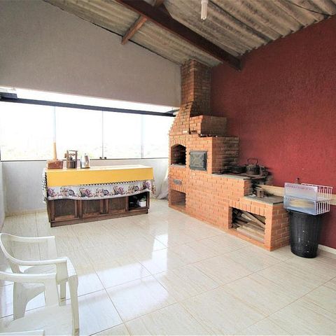 Casa à venda com 164m², 3 quartos e 2 vagas