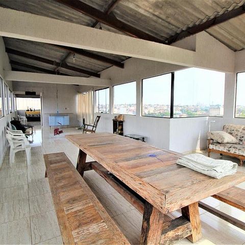 Casa à venda com 164m², 3 quartos e 2 vagas