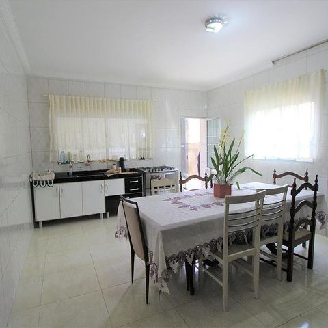 Casa à venda com 164m², 3 quartos e 2 vagas
