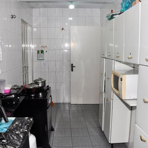 Casa à venda com 199m², 3 quartos e 4 vagas Casa à venda com 199m², 3 quartos e 4 vagasCozinha
