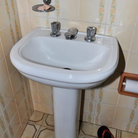 Casa à venda com 199m², 3 quartos e 4 vagas Casa à venda com 199m², 3 quartos e 4 vagasDetalhe - Banheiro Social