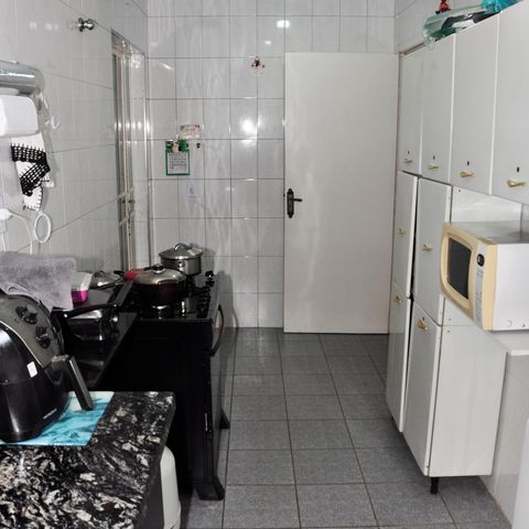 Casa à venda com 199m², 3 quartos e 4 vagas Casa à venda com 199m², 3 quartos e 4 vagasCozinha