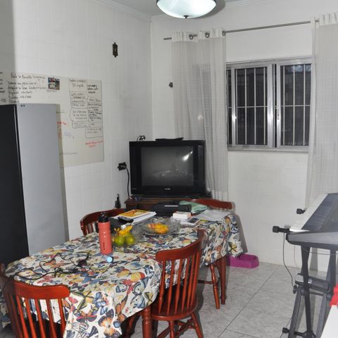 Casa à venda com 199m², 3 quartos e 4 vagas Casa à venda com 199m², 3 quartos e 4 vagasCopa