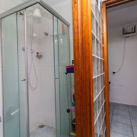 Casa à venda com 142m², 2 quartos e 2 vagas Casa à venda com 142m², 2 quartos e 2 vagasBanheiro 1
