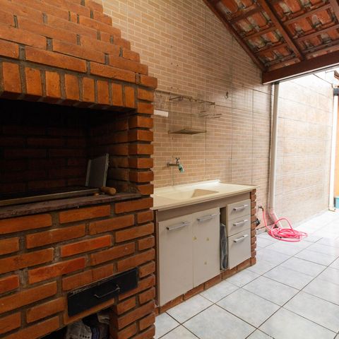 Casa à venda com 142m², 2 quartos e 2 vagas Casa à venda com 142m², 2 quartos e 2 vagasQuintal