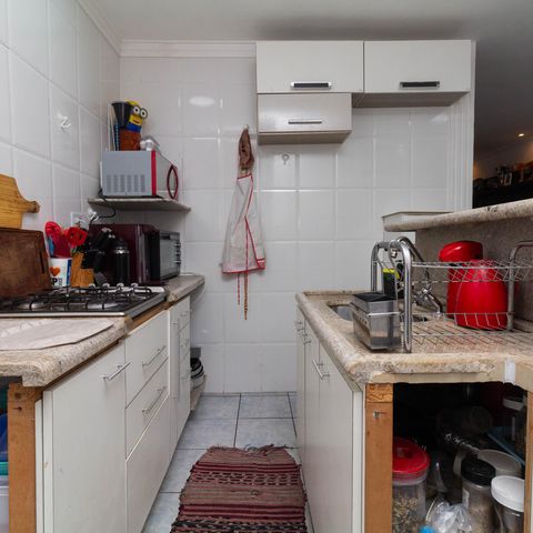 Casa à venda com 142m², 2 quartos e 2 vagas Casa à venda com 142m², 2 quartos e 2 vagasCozinha
