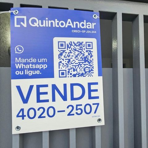 Casa à venda com 142m², 2 quartos e 2 vagas Casa à venda com 142m², 2 quartos e 2 vagasPlaquinha