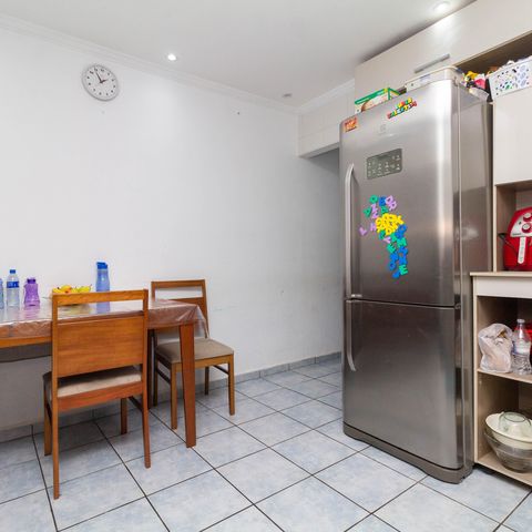 Casa à venda com 142m², 2 quartos e 2 vagas Casa à venda com 142m², 2 quartos e 2 vagasCozinha