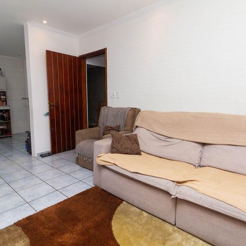 Casa à venda com 142m², 2 quartos e 2 vagas Casa à venda com 142m², 2 quartos e 2 vagasSala