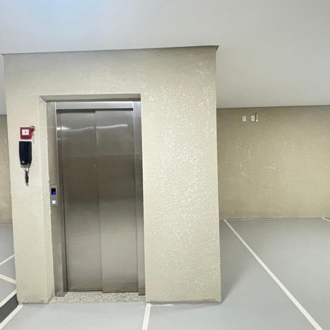 Apartamento à venda com 74m², 2 quartos e 1 vaga Apartamento à venda com 74m², 2 quartos e 1 vagaElevador -Garagem