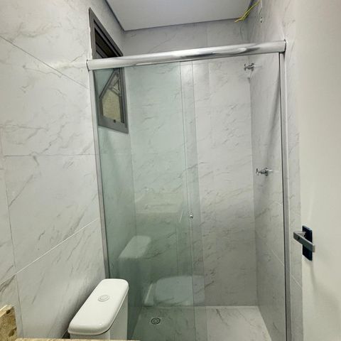 Apartamento à venda com 74m², 2 quartos e 1 vaga Apartamento à venda com 74m², 2 quartos e 1 vagaBanheiro da Suíte