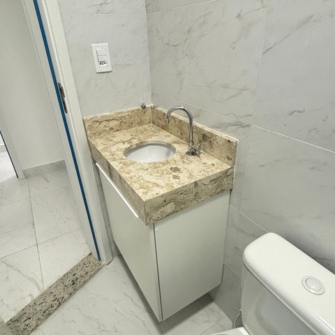 Apartamento à venda com 74m², 2 quartos e 1 vaga Apartamento à venda com 74m², 2 quartos e 1 vagaBanheiro da Suíte