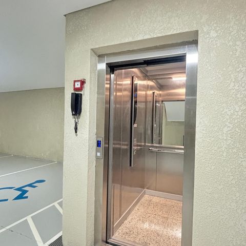 Apartamento à venda com 74m², 2 quartos e 1 vaga Apartamento à venda com 74m², 2 quartos e 1 vagaElevador -Garagem