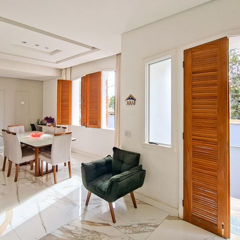 Casa à venda com 140m², 3 quartos e 2 vagasSala