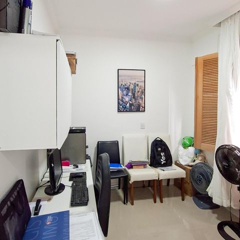 Casa à venda com 140m², 3 quartos e 2 vagasEscritório