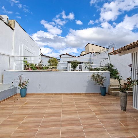 Casa à venda com 140m², 3 quartos e 2 vagasQuintal