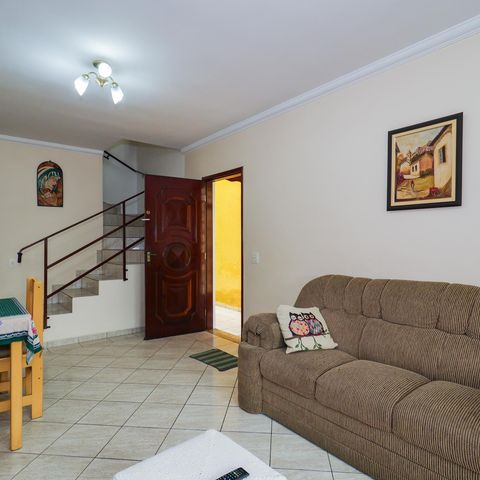 Casa à venda com 143m², 4 quartos e 2 vagas Casa à venda com 143m², 4 quartos e 2 vagasSala