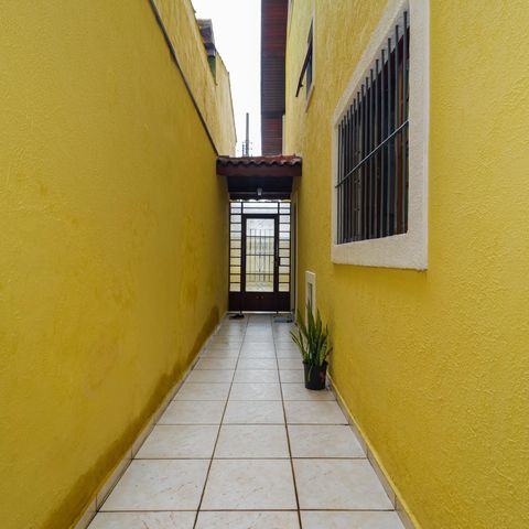 Casa à venda com 143m², 4 quartos e 2 vagas Casa à venda com 143m², 4 quartos e 2 vagasÁrea externa