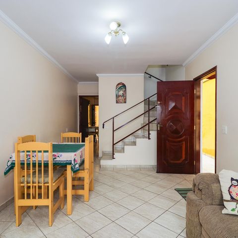 Casa à venda com 143m², 4 quartos e 2 vagas Casa à venda com 143m², 4 quartos e 2 vagasSala