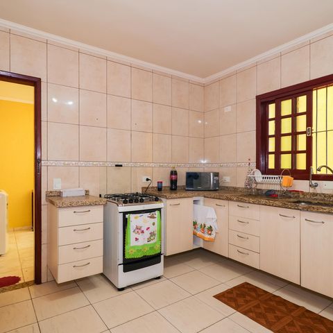 Casa à venda com 143m², 4 quartos e 2 vagas Casa à venda com 143m², 4 quartos e 2 vagasCozinha